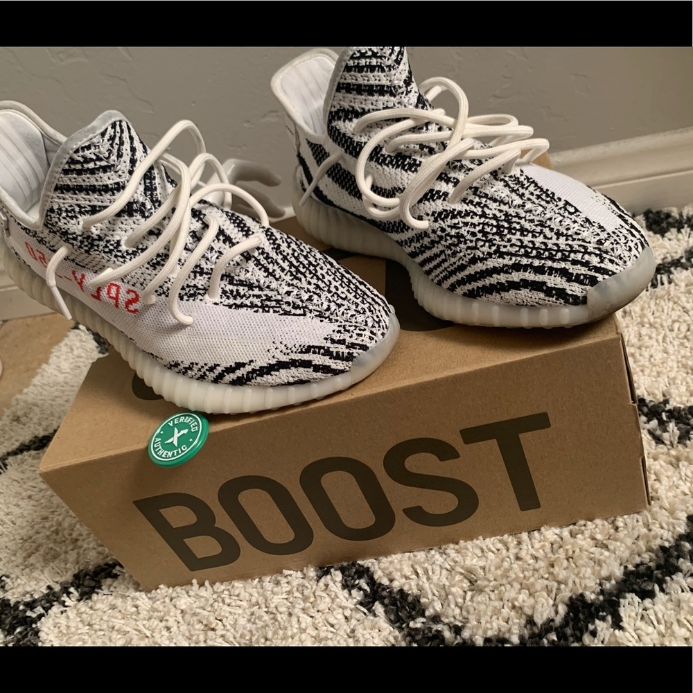 Yeezy - Picture 6 of 9